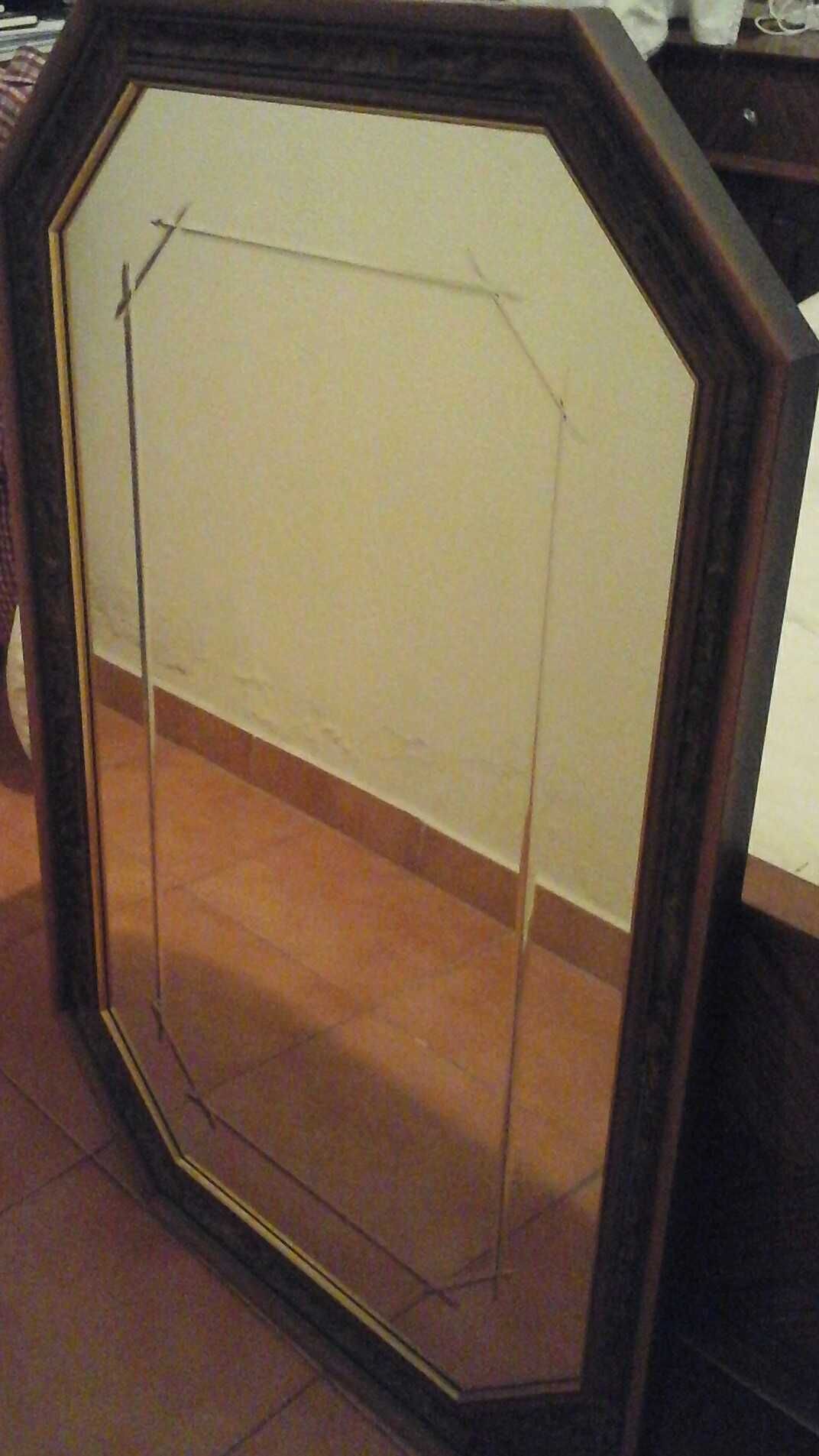 Espelho grande em bom estado