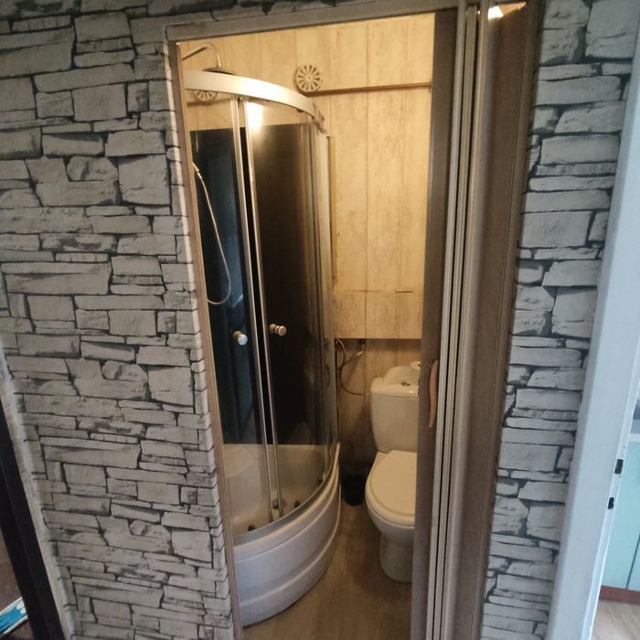 Wynajmę mieszkanie dwupokojowe z kuchnią i przedpokojem