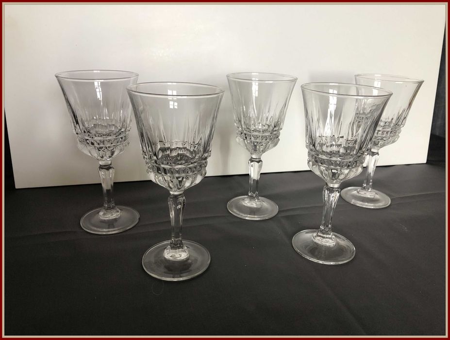 Sprzedam SZKLANE kieliszki PRL 4 sztuki