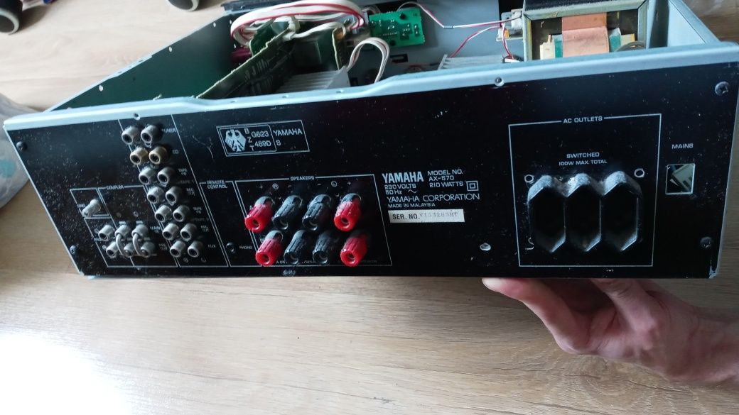 Wzmacniacz Yamaha AX-570 Uszkodzony!