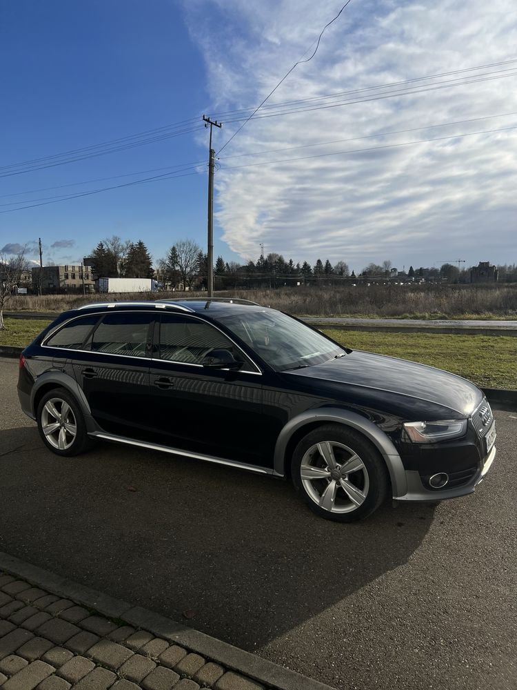 Продам свіжопригнану Audi A4 Allroad 2013