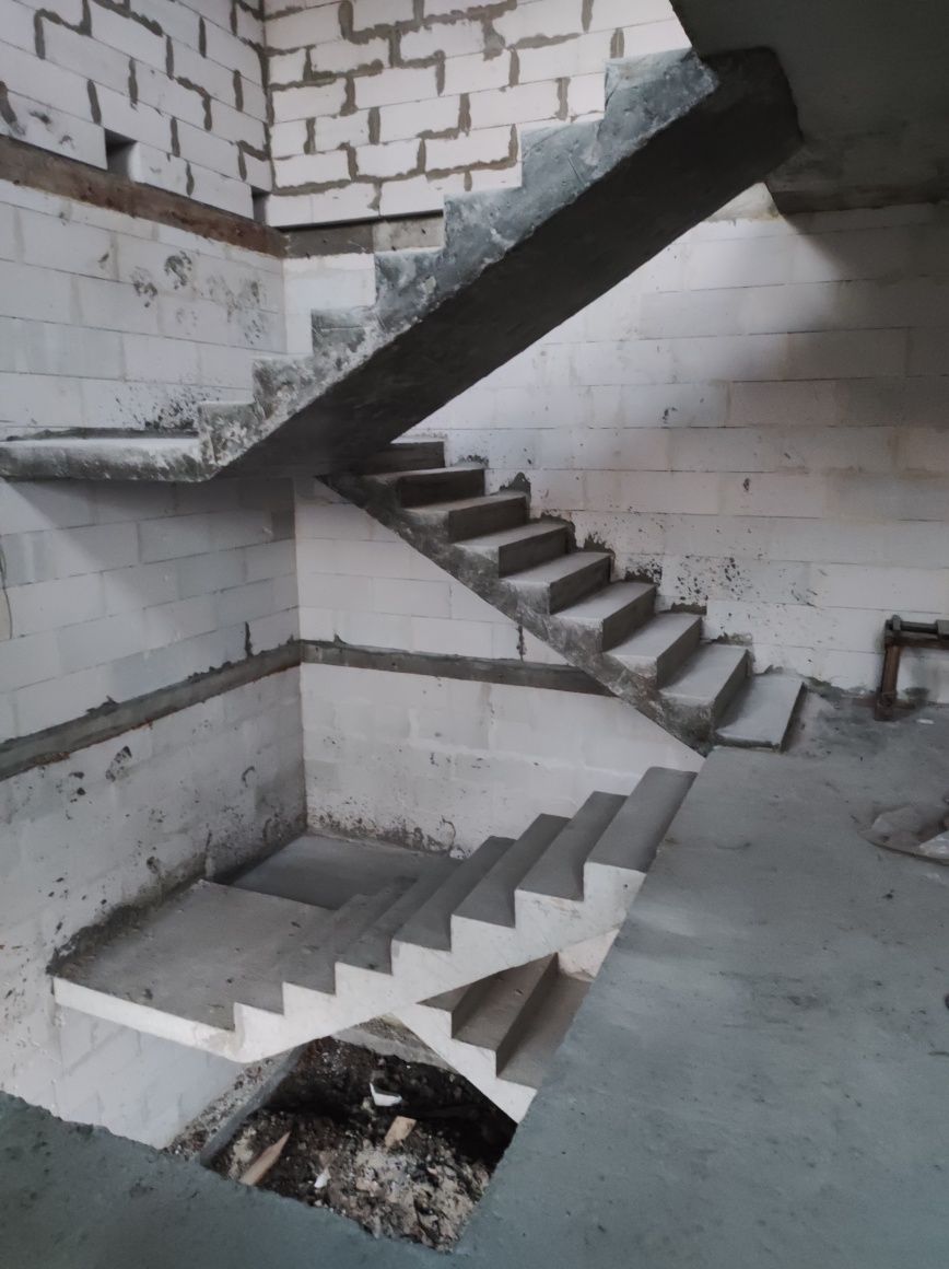 Виготовлення бетонних сходів/Изготовление Бетонных Лестниц