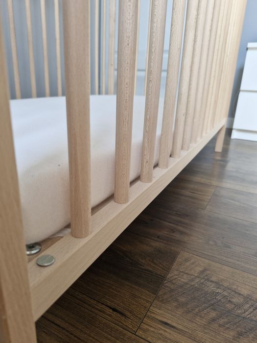 Łóżeczko drewniane