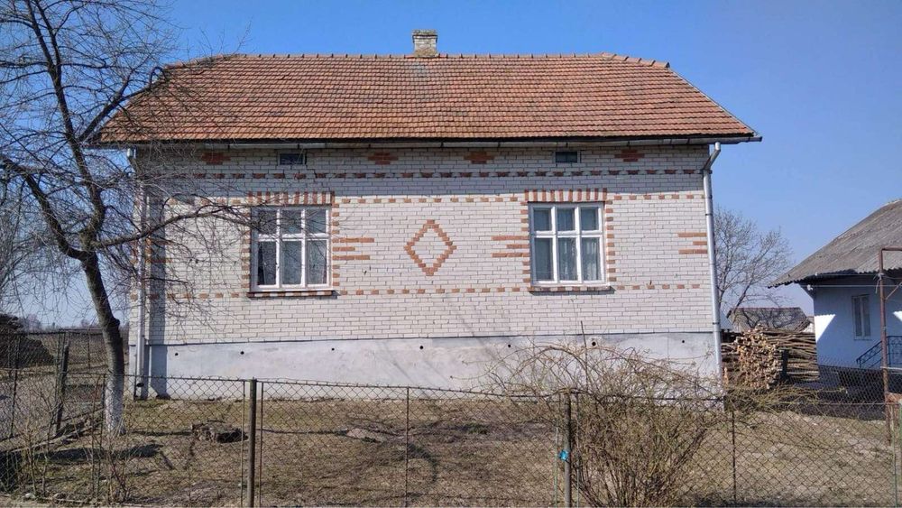 Продам житловий будинок с.Болозів