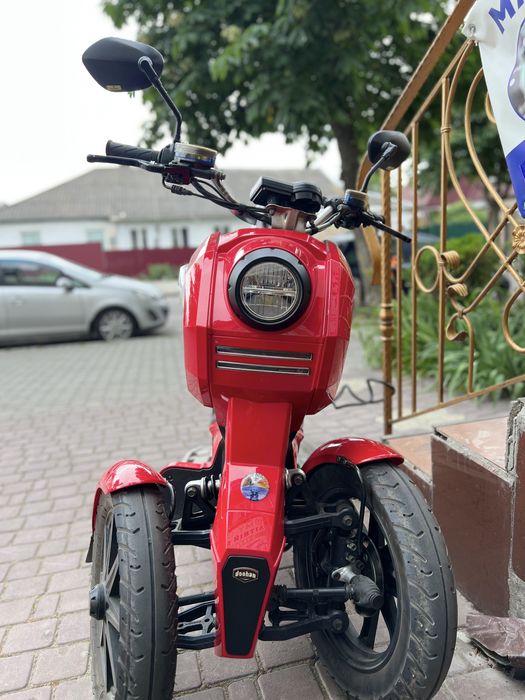 Електроскутер майже новий