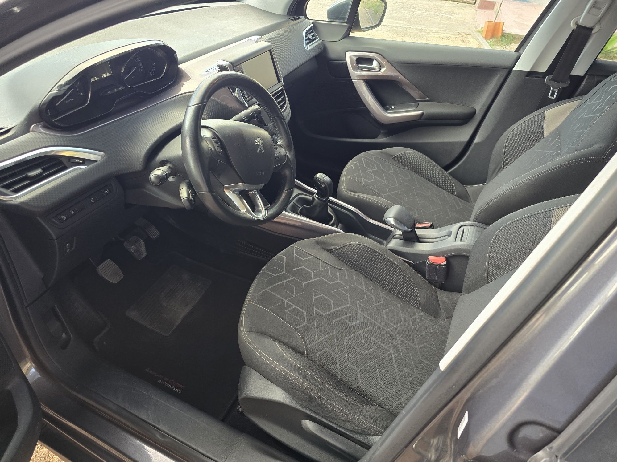 Peugeot 2008 1.4 hdi NACIONAL