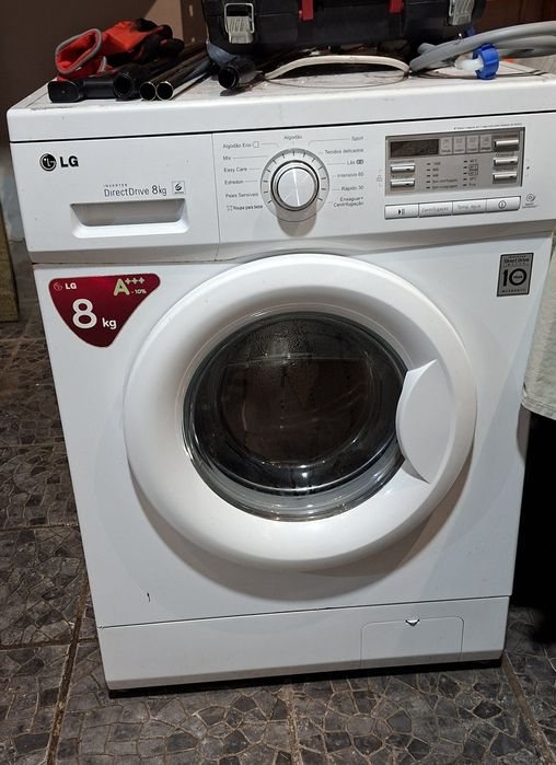 Máquina de lavar roupa LG F14B8TDA avariada
