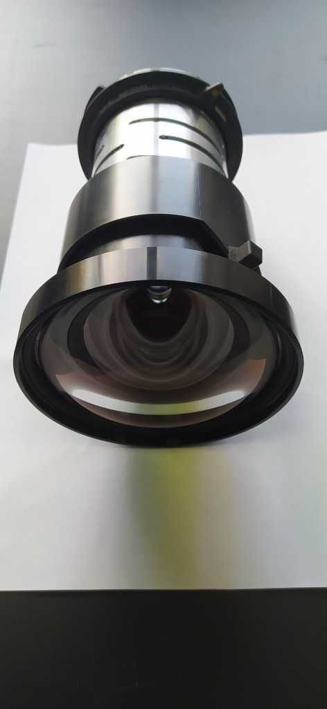 Projektor NEC PA722X + Obiektyw NP30ZL