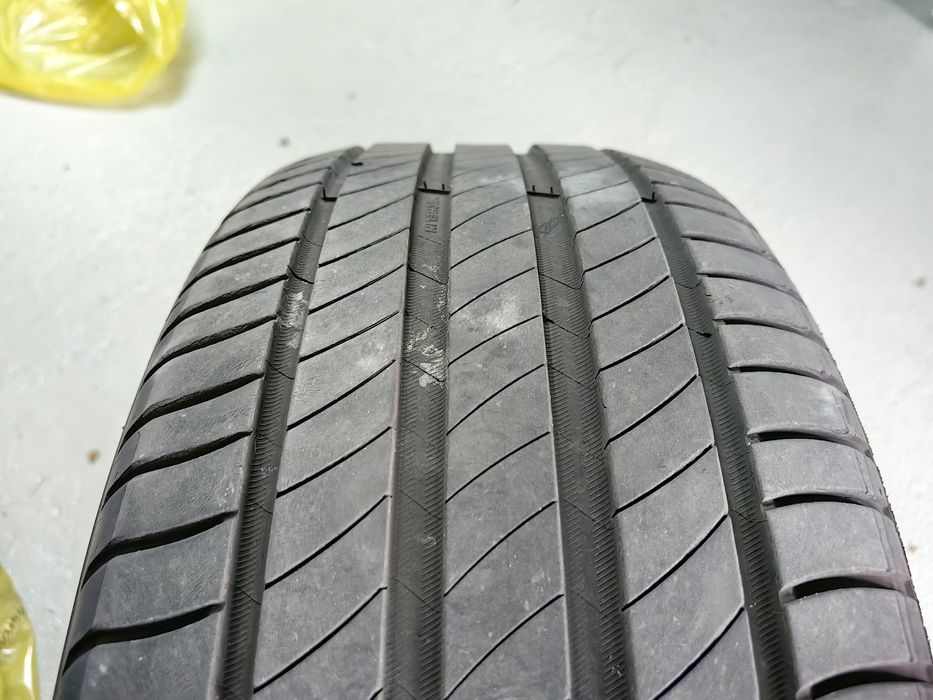 Używane letnie opony 2 szt. Michelin Primacy 4, rozmiar 235/50/ R18