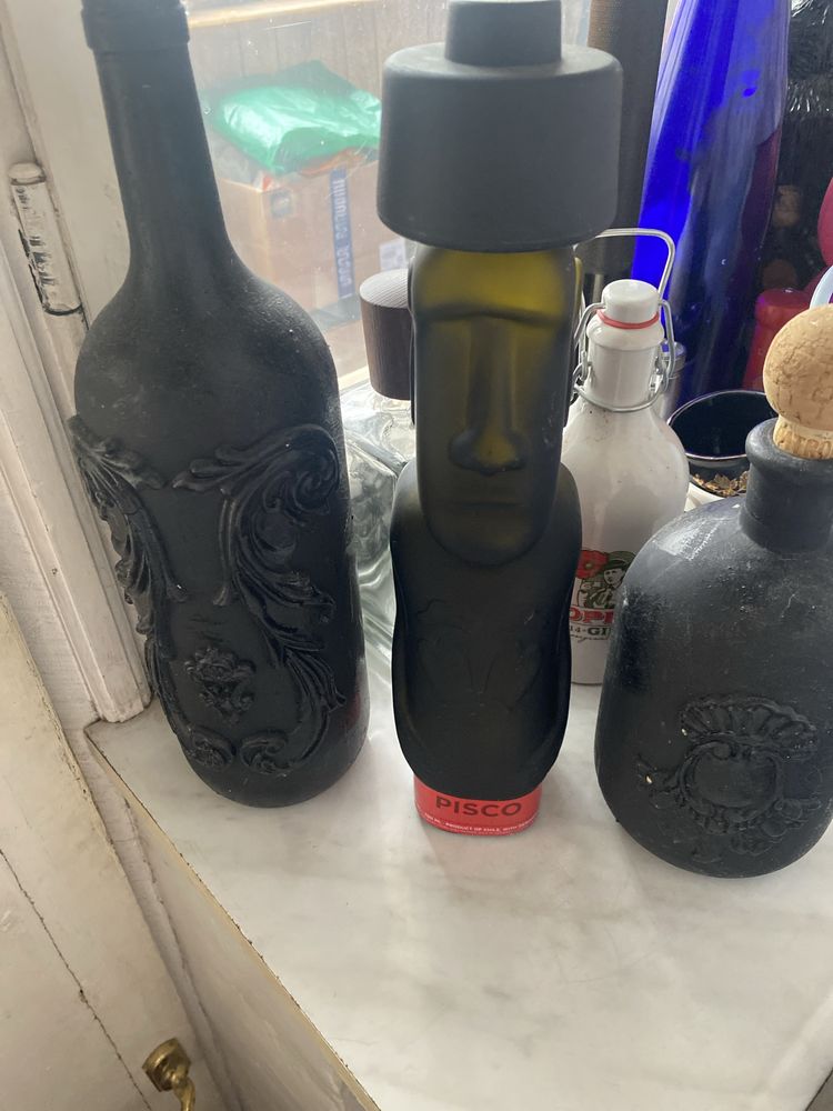 Продам бутылки разные