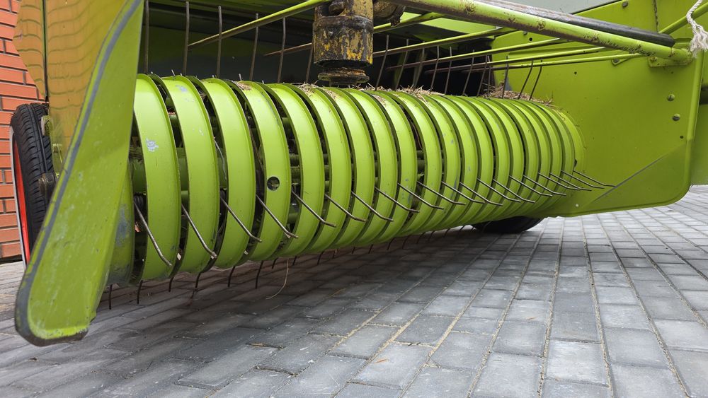 Прес-Підбирач Claas Markant 41