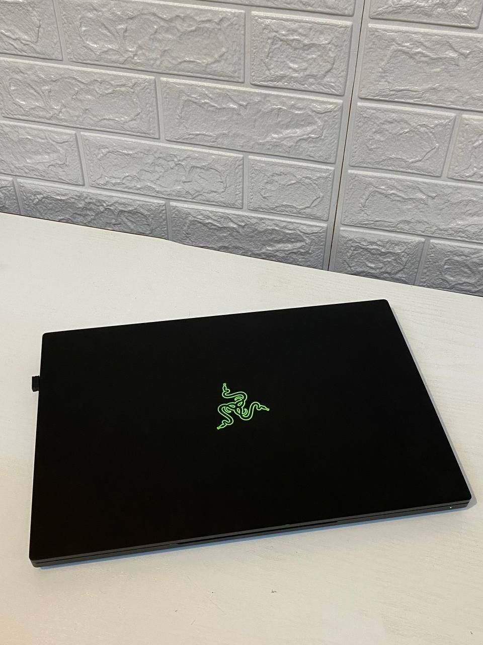 Ігровий ноутбук Razer Blade 15 rtx 2080 8gb i7 - 8750H игровой ноутбук