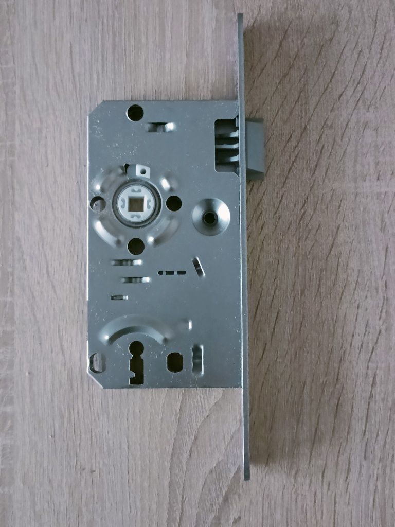 BHM - Zamek wpuszczany do drzwi WC PRAWY 20x235