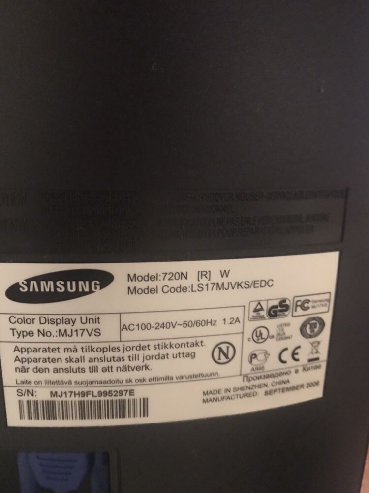 Komputer stacjonarny Asus monitor Samsung klawiatura myszka