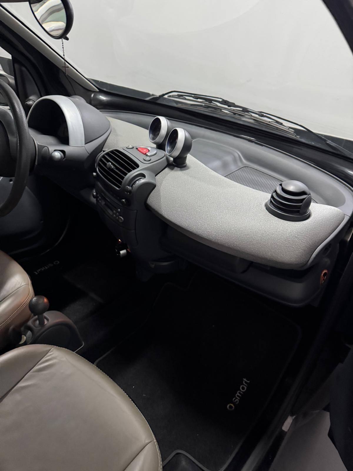 Smart Fortwo ac, pele e 75 mil kms