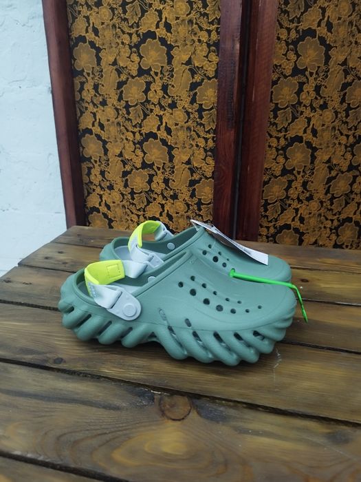Знижки до 30%. Оригінальні Крокс. Розпродаж Складу. Crocs Salehe, Echo