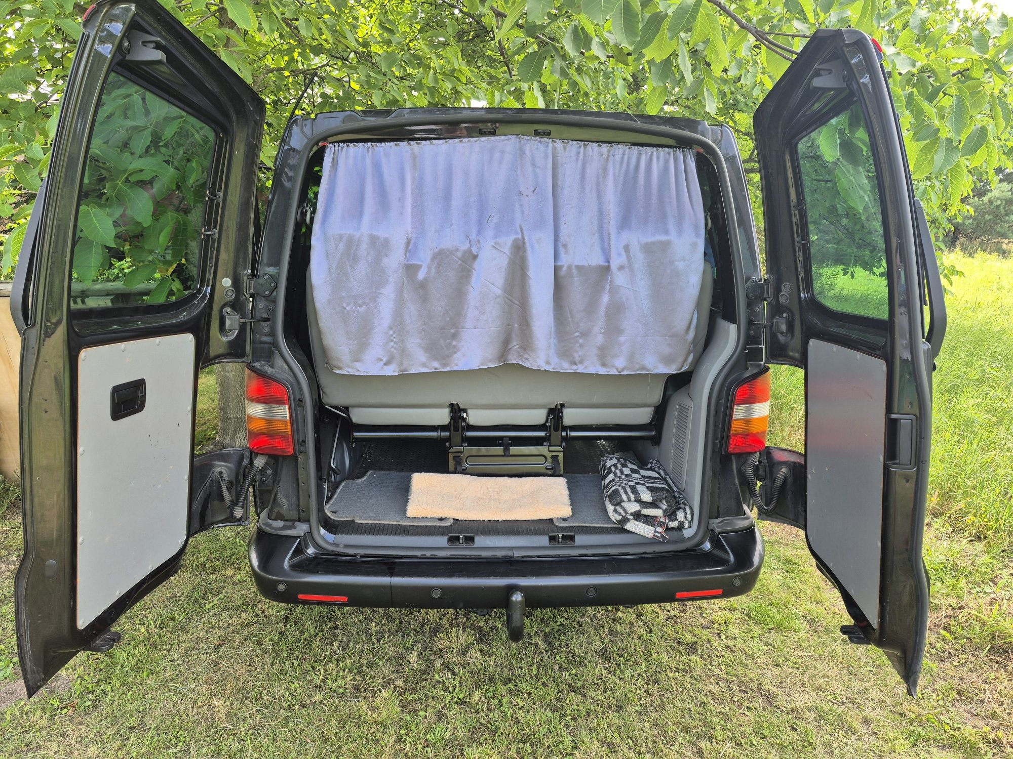 Volkswagen transporter T5 long  9 osobowy