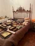 Cama e mesas de cabeceira