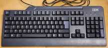 Teclado IBM  AZERTY preto em bom estado