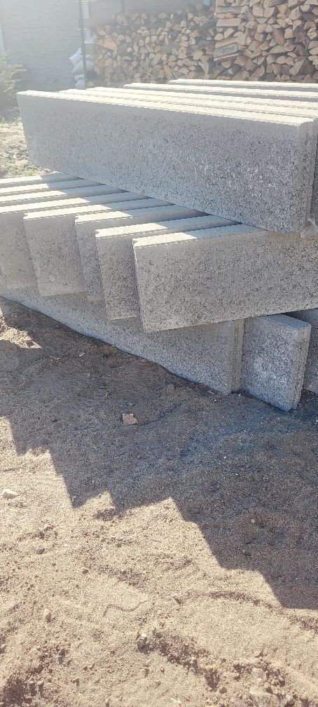Obrzeże betonowe szare