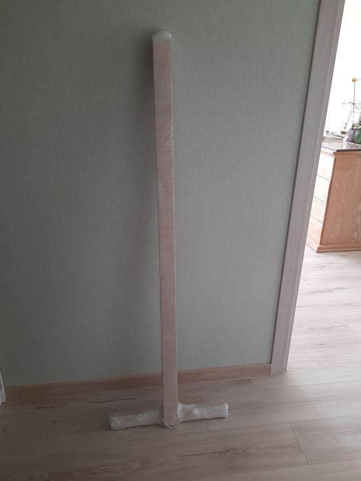 стійка вішалка для одягу