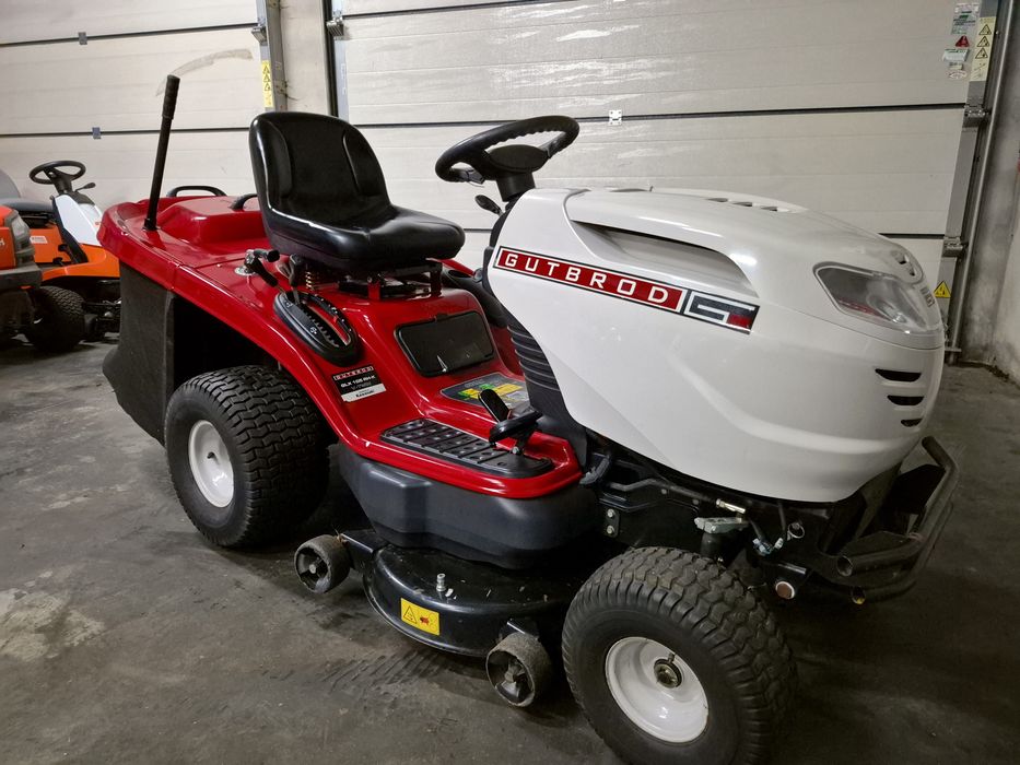 Kosiarka traktorek gutbrod 22km kawasaki. Bardzo ładny.