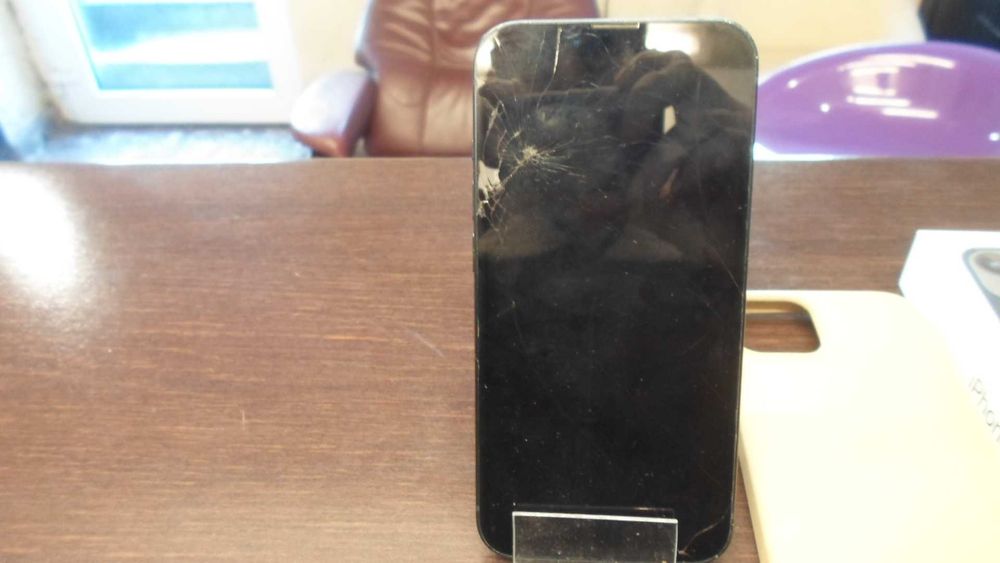**IPHONE 13 128gb pęknięty przód i tył zamiana poznań MUTANTGSM**