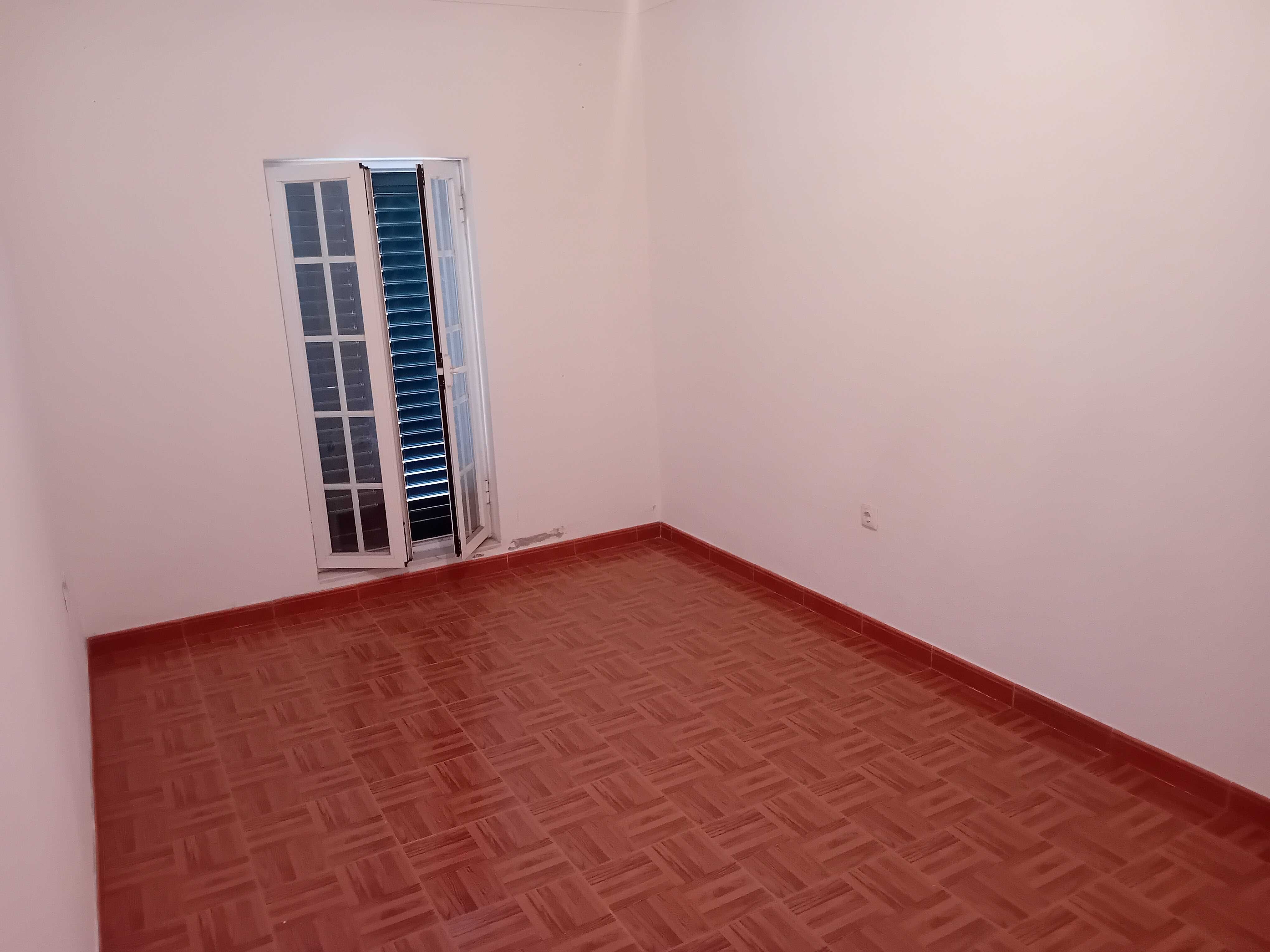 Vende-se moradia em Vila Viçosa