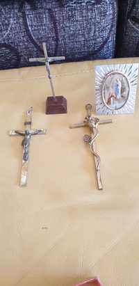 Crucifixos quatro muito intimados