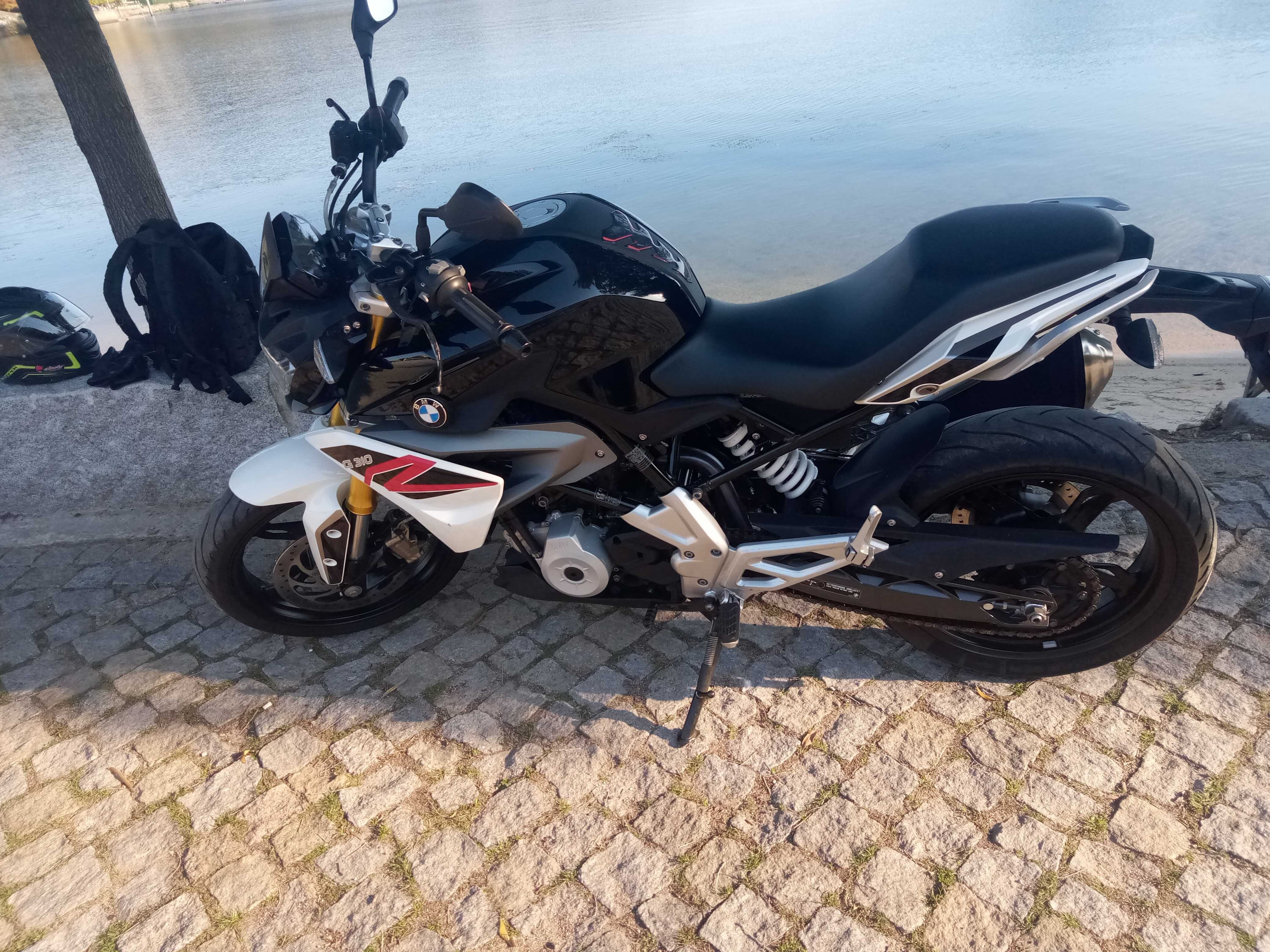 Moto BMW G310R. Impecável