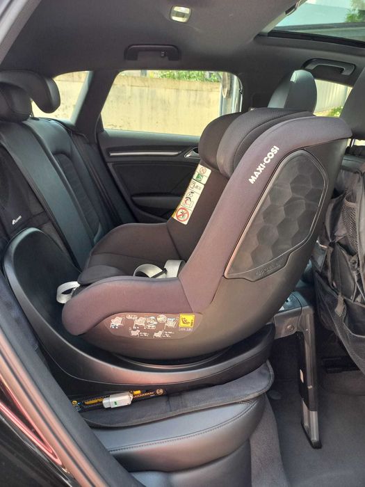 Cadeira-Auto Maxi-Cosi  MICA Eco i-Size Authentic Black