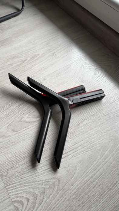 Nóżki, stopki Tv Samsung 55 cali  UE55RU71 ..