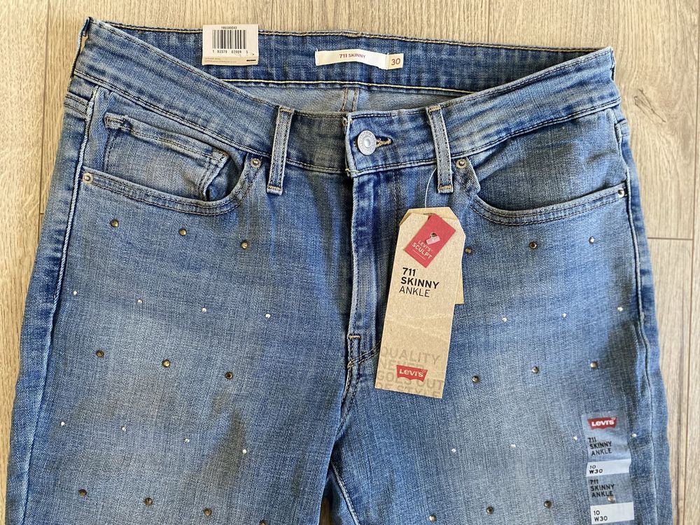 Ексклюзивні жіночі джинси Levis 711 w30з Америки