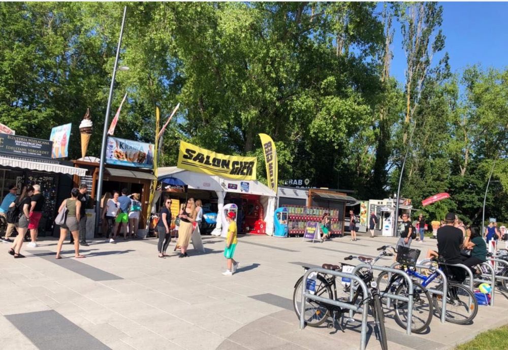 Wynajem miejsca pod działalność sezonową nad morzem.