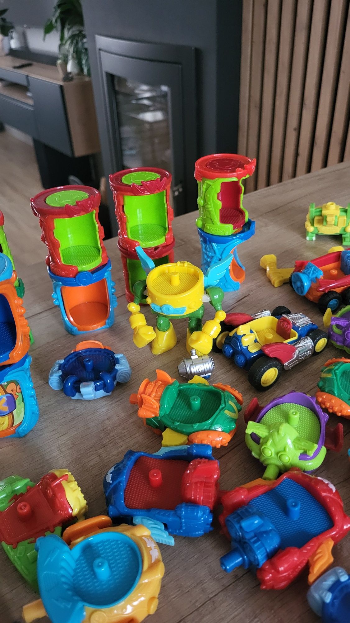Pojazdy, bazy super zings