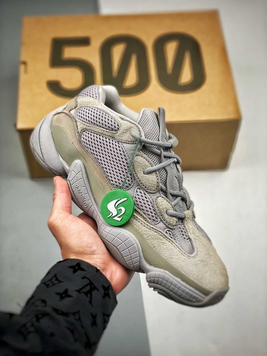 Кроссовки Adidas Yeezy 500 Boost,оригинал,26,5 и 27,5 см,IE4783