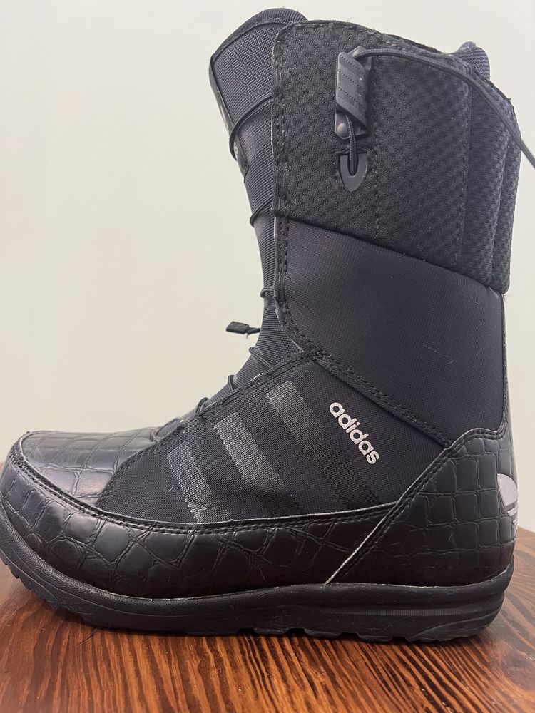 черевики для сноуборда adidas р.37