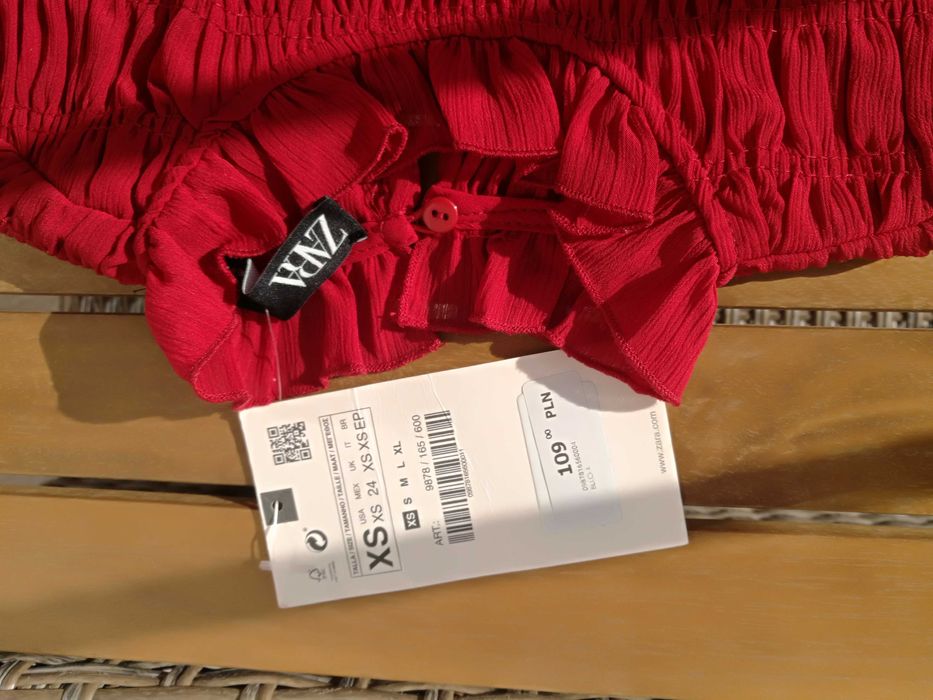 Bluzka ZARA XS czerwona nowa elegancka i zwiewna bez rękawów