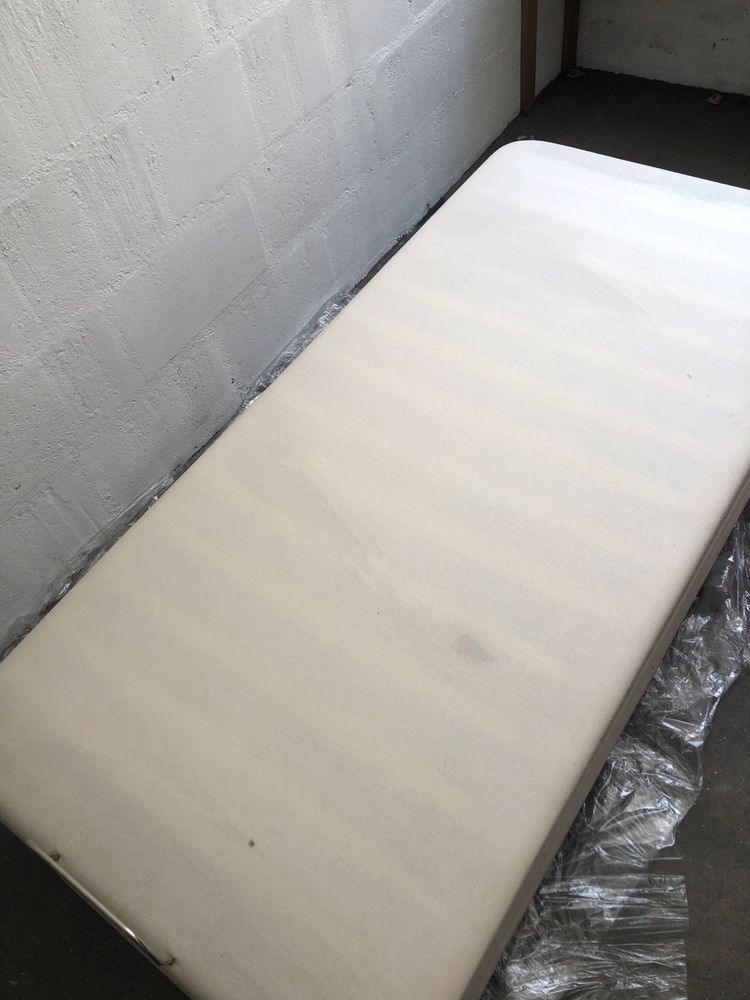 sommier (cama com fundo solteira