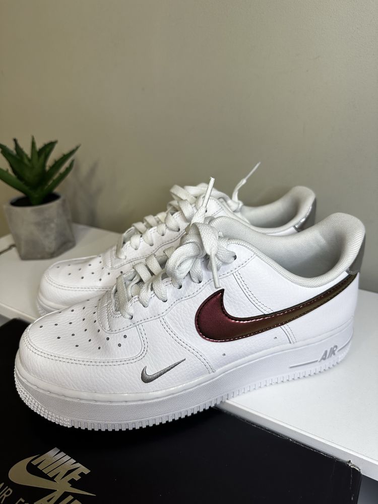 Кросівки Nike Air Force 1 з лого