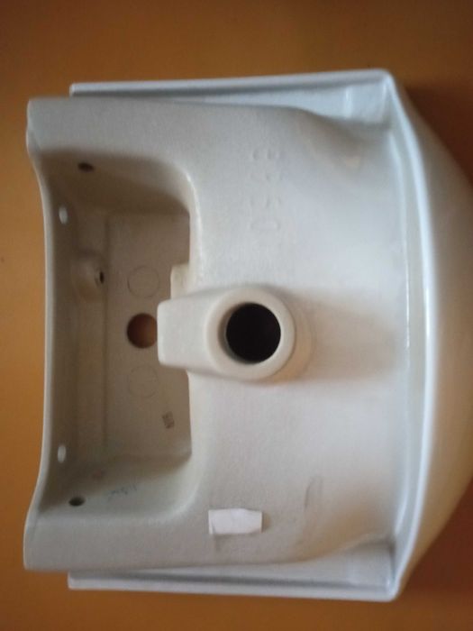 Umywalka ceramiczna w rozmiarze 50cm do szafki Piano