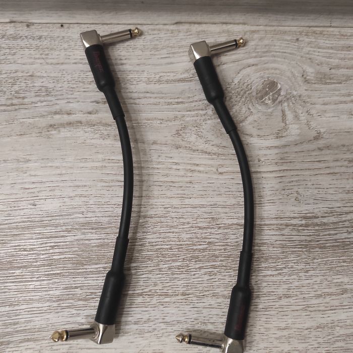 Гітарні педалі (Chorus, Distortion, Wah) + блок живлення  ціни в описі