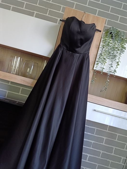 Zara довга атласна чорна випускна сукня без бретелей XS, плаття на вип