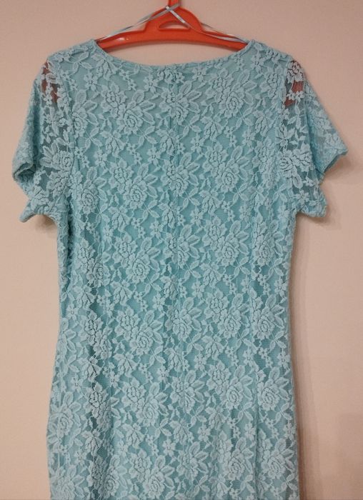 Miętowa koronkowa wizytowa sukienka Joanna Hope