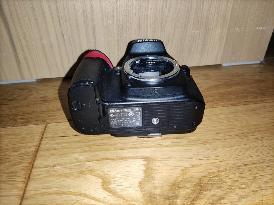 Aparat Nikon D90 Body lustrzanka, niski przebieg