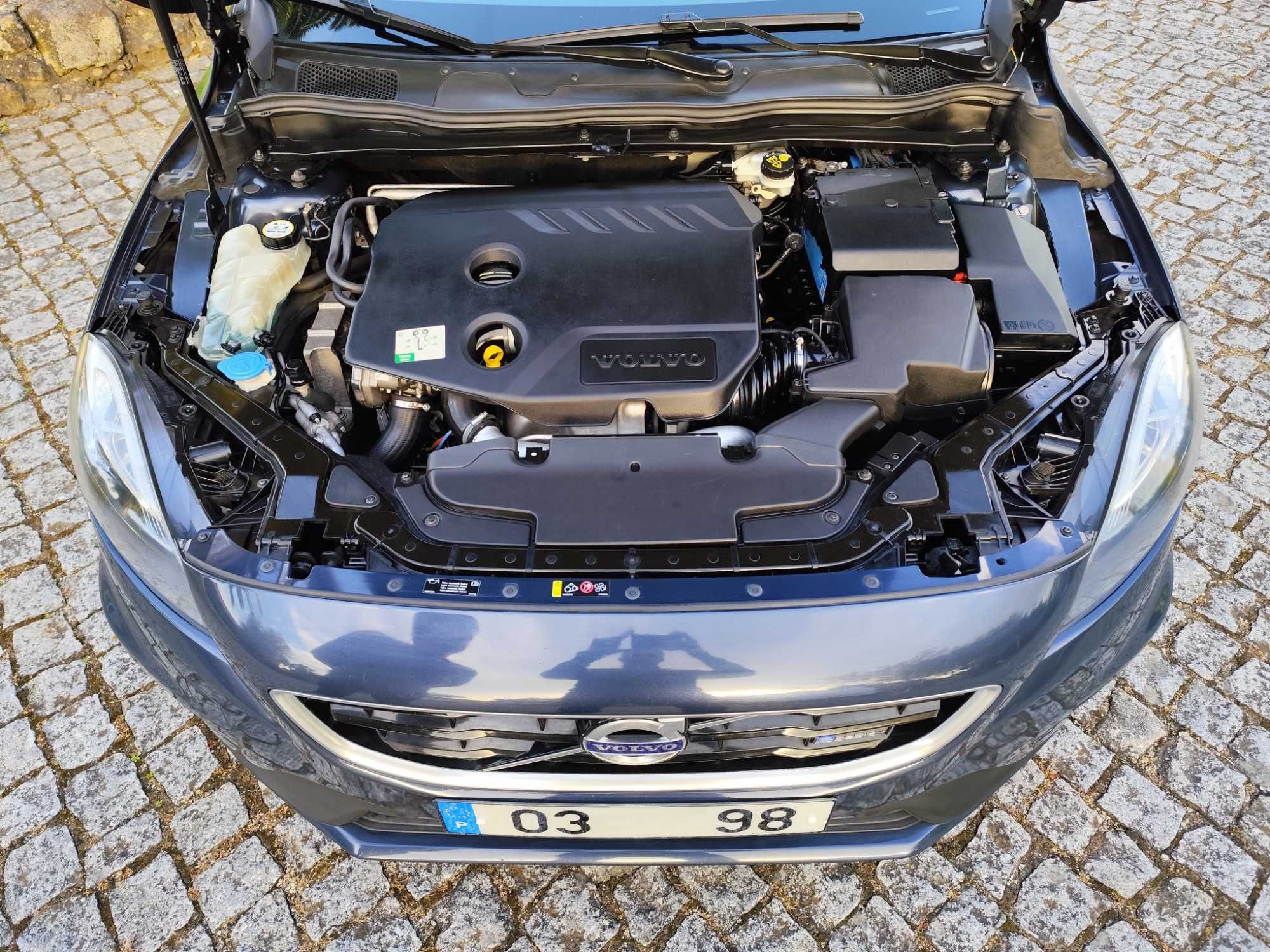Volvo V40 R-Design - 1.6 Diesel - Aceito Retoma - Revisão Geral Feita