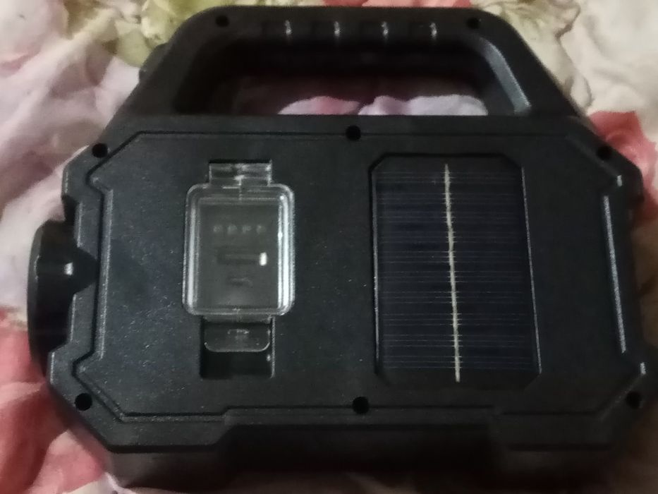 Фонарь с солнечной и ЮСБ подзарядкой