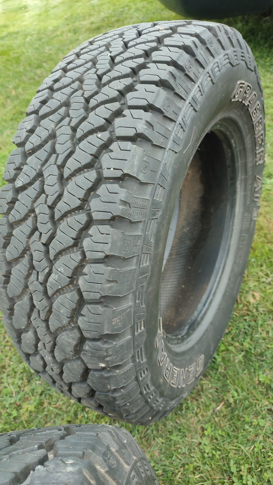 Opony General Grabber AT3 235/70/16 jak Nowe !!