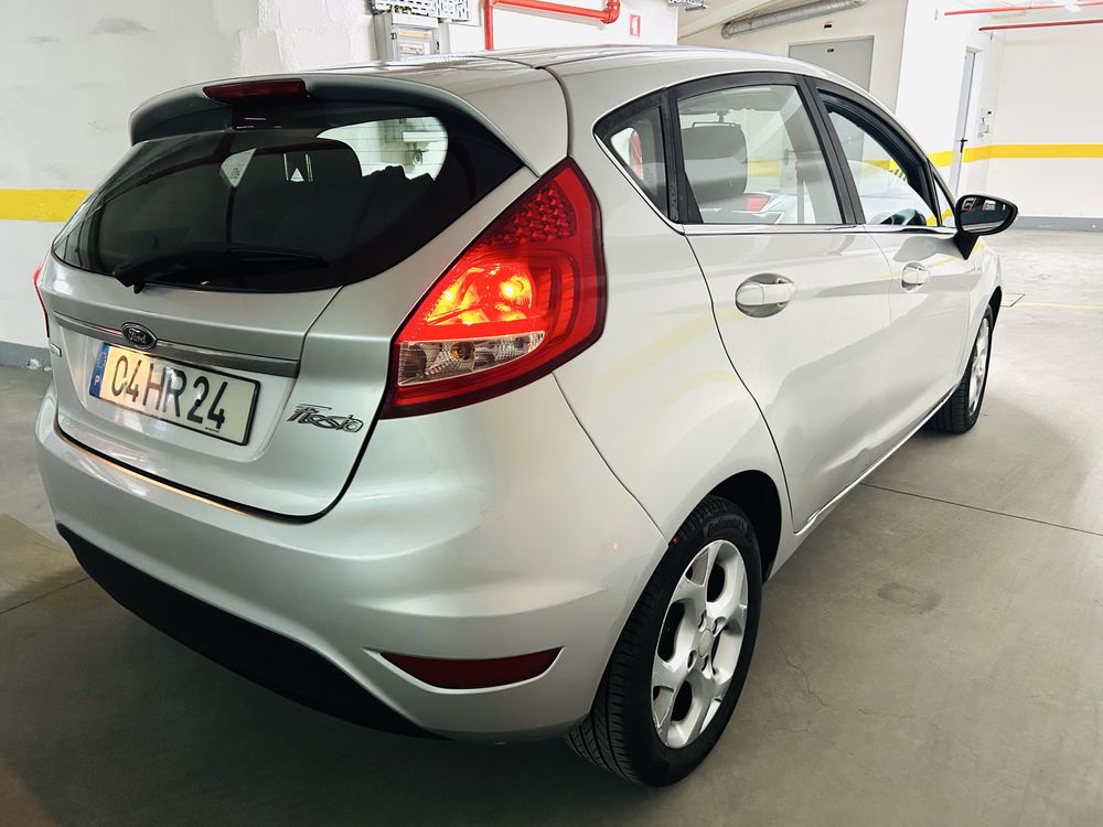 Fiesta Titanium 1.4 TDCI conservadissimo!