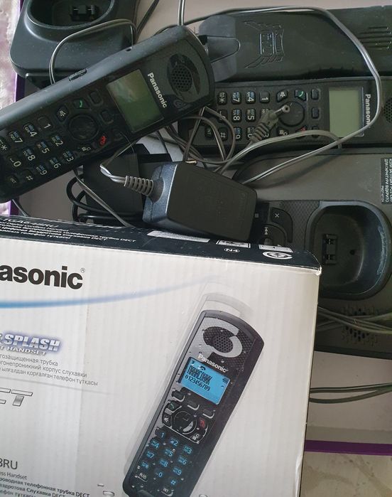 Телефонні трубки Panasonic.